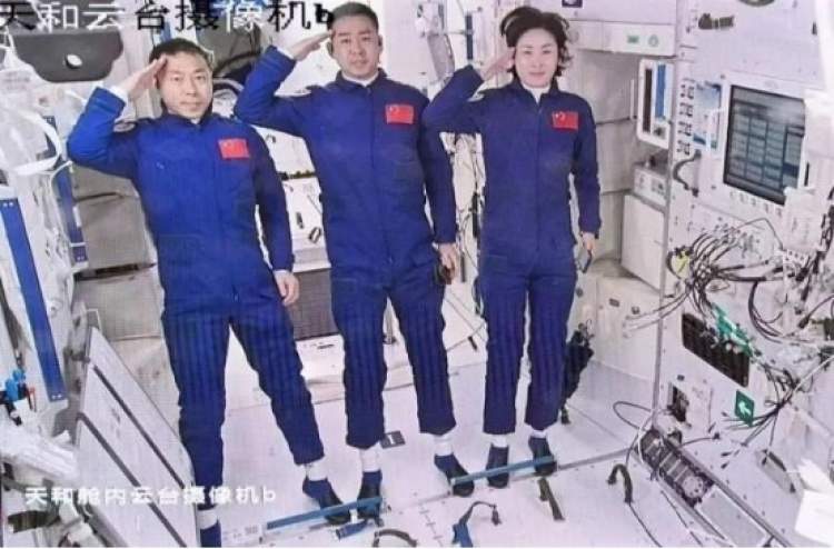 来自中国空间站的第一封回信，众网友围观求问邮箱！想写封信给太空的他们，方法帮你找到了→